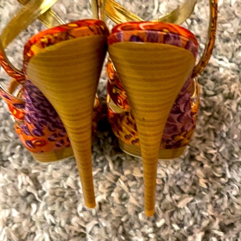 🌸🌺Multicolor Platform Heels🌺🌸 - Picture 2 of 9
